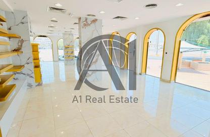 Show Room - Studio - 4 for rent in Central District - Al Ain