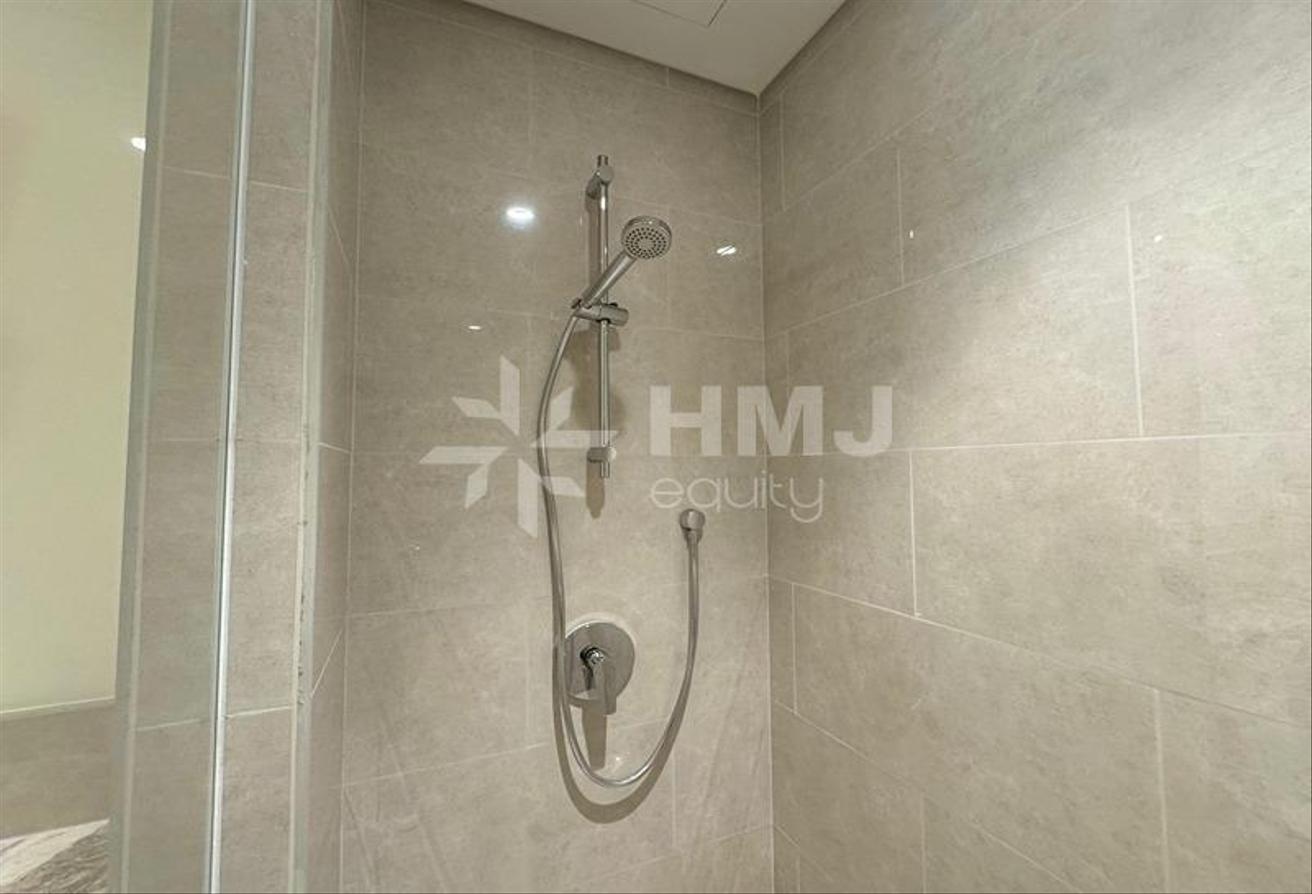 Skyline Living | Spacious Unit | Modern Layout photo 19