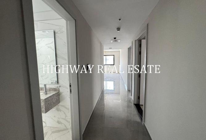 120163106 - Property Image 3