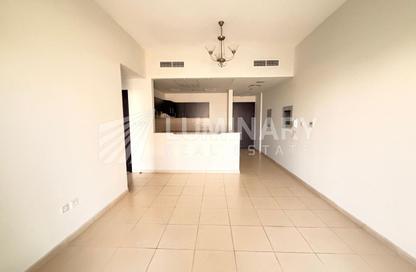 Apartment - 1 - 1 for rent in Farah Tower 5 - Queue Point - Liwan - Dubai