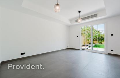 Villa - 2 Bedrooms - 3 Bathrooms for rent in Springs 11 - The Springs - Dubai