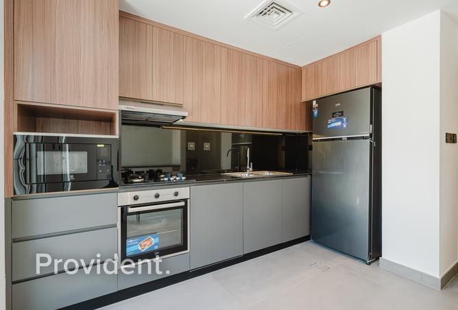 Fully Upgraded | Immaculate Condition | Vacant photo 3