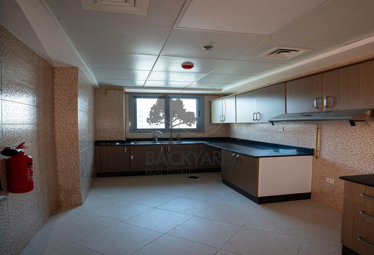 WELL MAINTAINED | BRIGHT LIVING AREA | PREMIUM photo 11