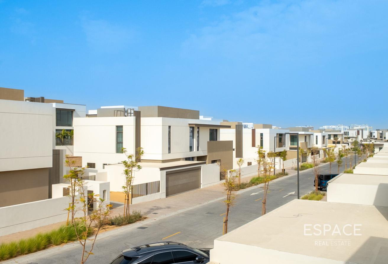 Single Row | Brand New Standalone | 4 Bed + Maid photo 17