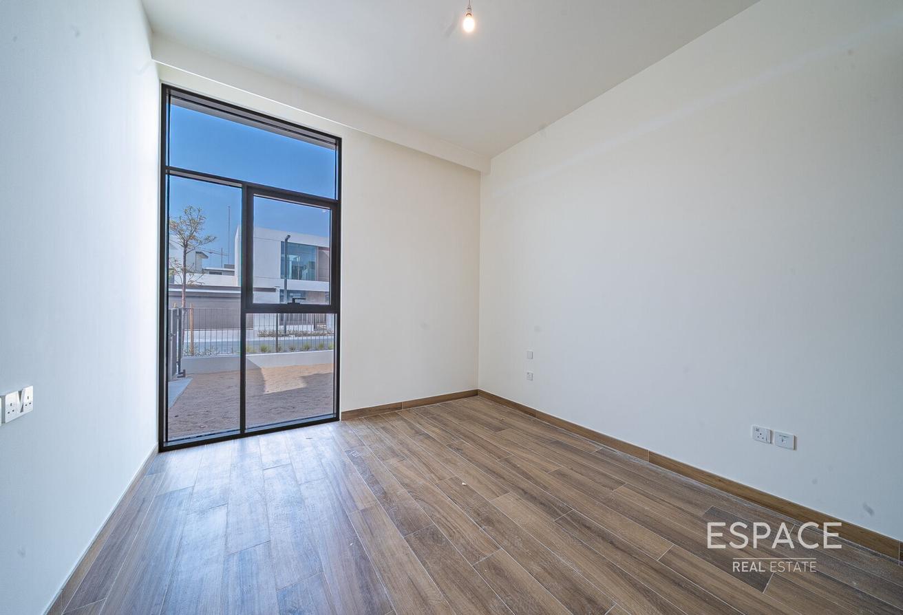 Single Row | Brand New Standalone | 4 Bed + Maid photo 7