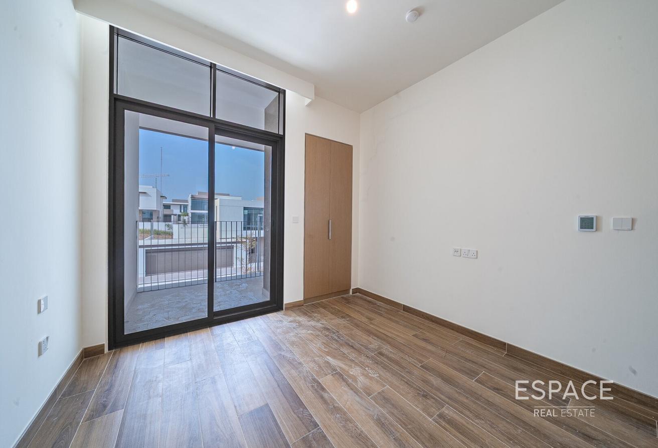 Single Row | Brand New Standalone | 4 Bed + Maid photo 9