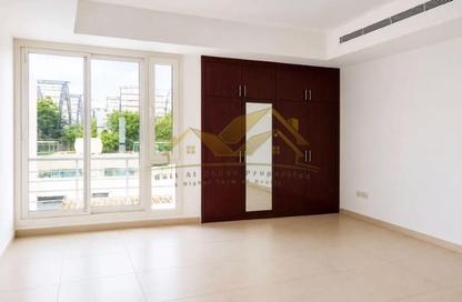 Villa - 4 - 5 for rent in Jumeirah 1 - Jumeirah - Dubai