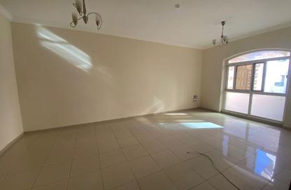 Apartment - 2 Bedrooms - 2 Bathrooms for rent in Al Qulaya'ah - Al Sharq - Sharjah