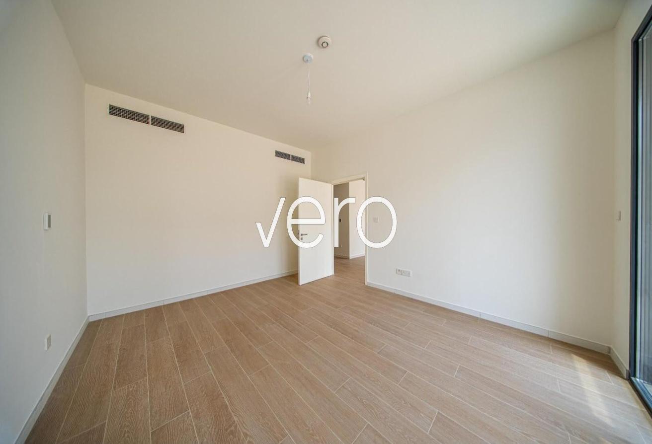 End Unit | Landscaped | Close to the park photo 22