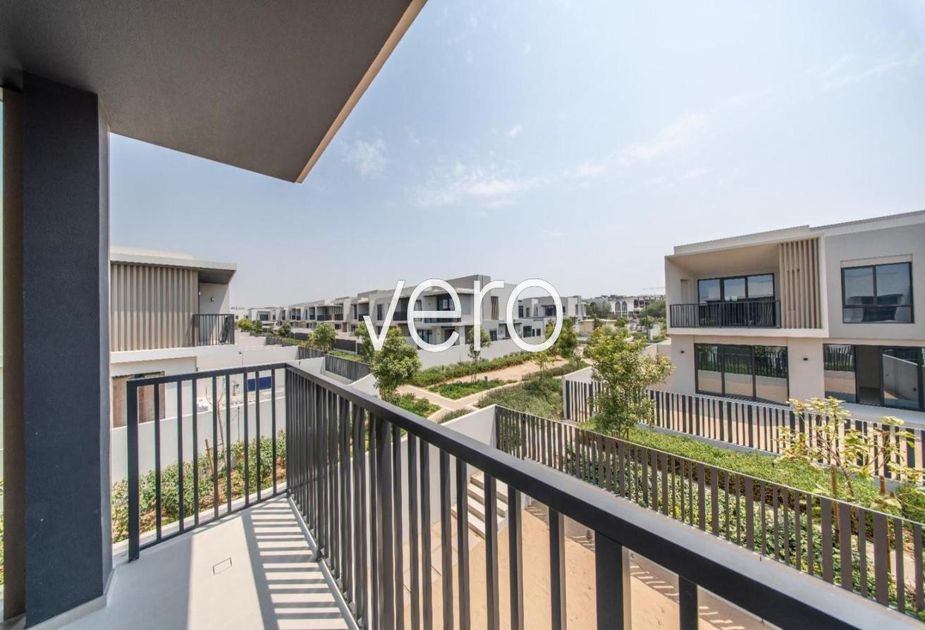 End Unit | Landscaped | Close to the park photo 12