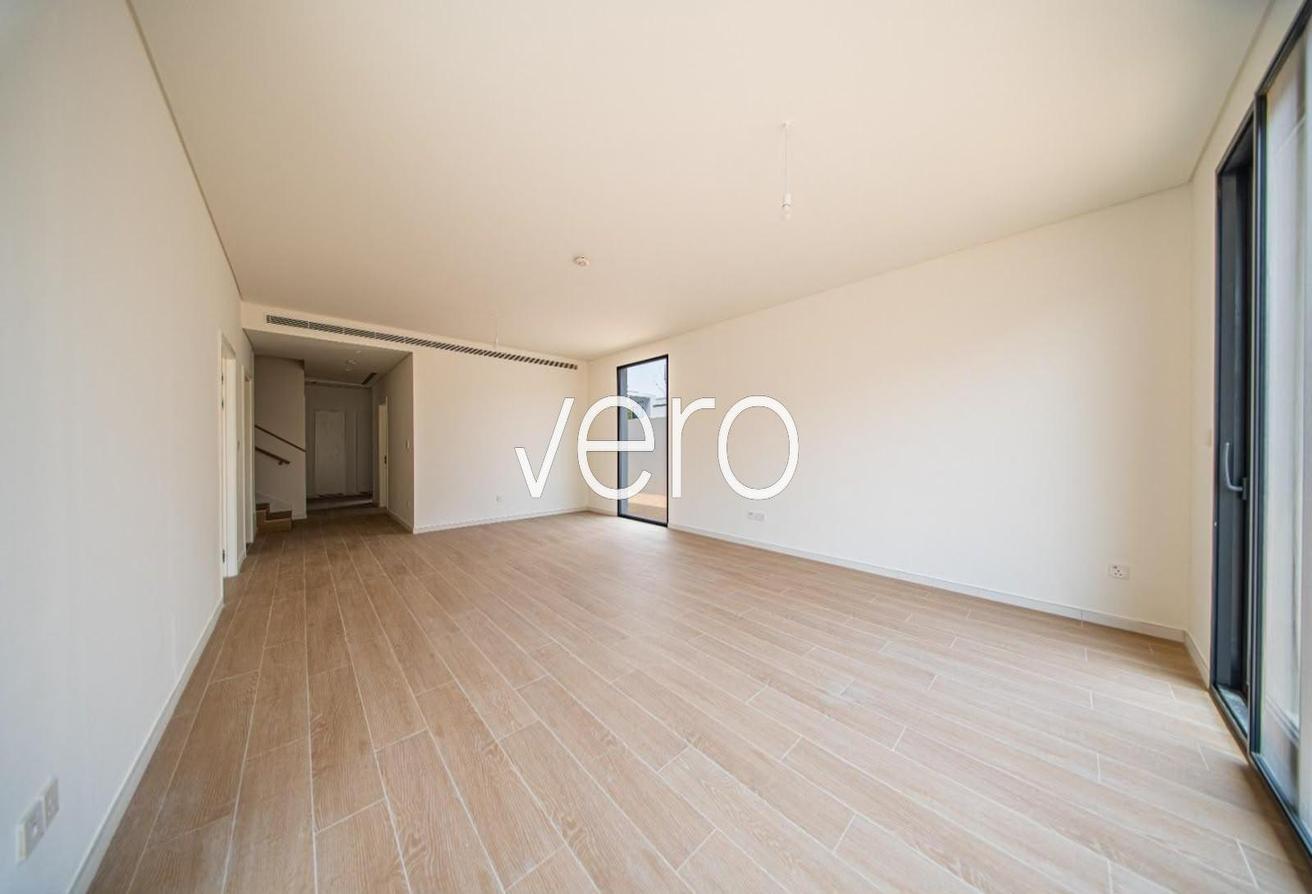 End Unit | Landscaped | Close to the park photo 9