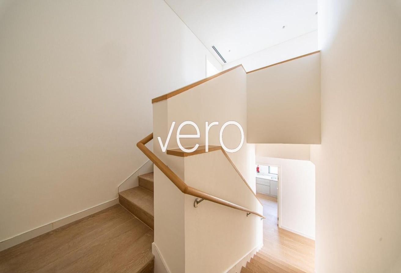 End Unit | Landscaped | Close to the park photo 8