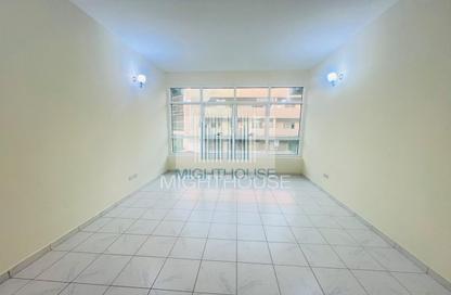 Apartment - 3 Bedrooms - 4 Bathrooms for rent in Diplomat Building - Umm Hurair 1 - Umm Hurair - Bur Dubai - Dubai