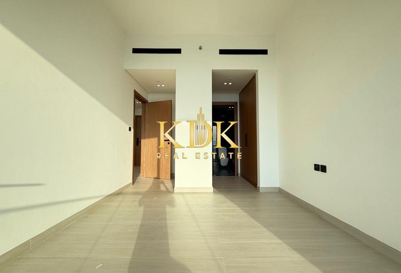 Community View | Higher Floor | Fitted Kitchen photo 5