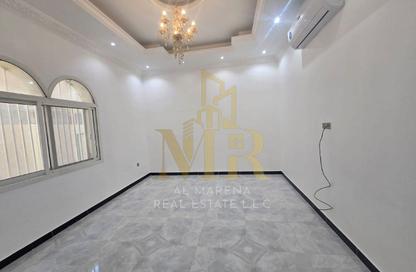 Villa - 5 Bedrooms - 7 Bathrooms for sale in Al Mowaihat 1 - Al Mowaihat - Ajman