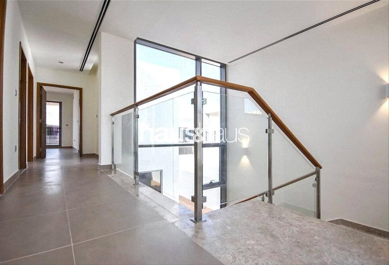 Next to Pool and Gym | 3 Bed + Maids | Huge Plot photo 13