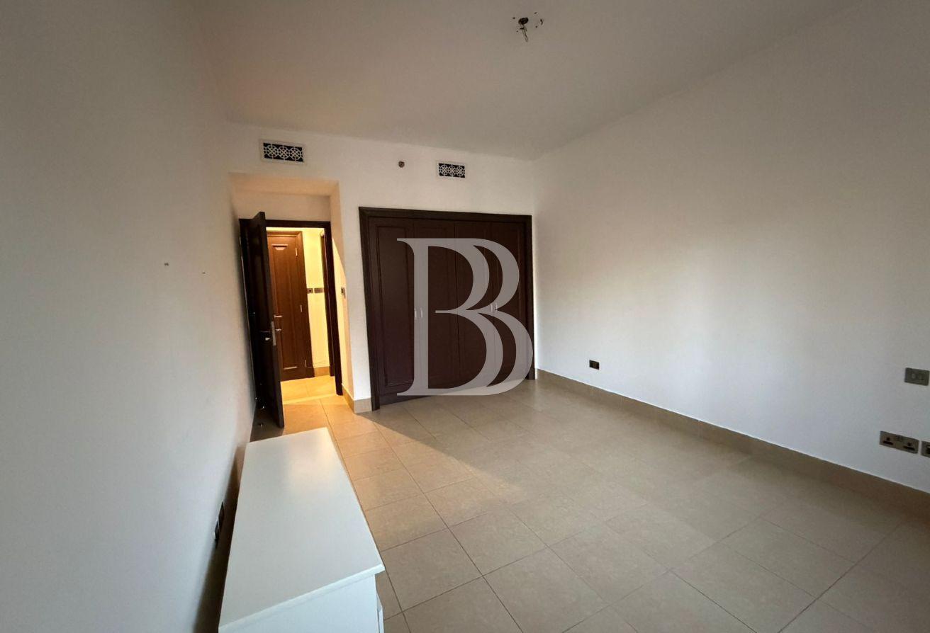 Premium Location | Burj Khalifa view | Vacant photo 5