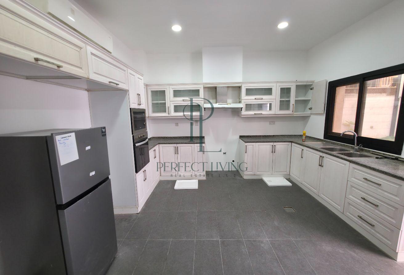 Spacious Villa | Private Pool | Prime Family Home photo 16