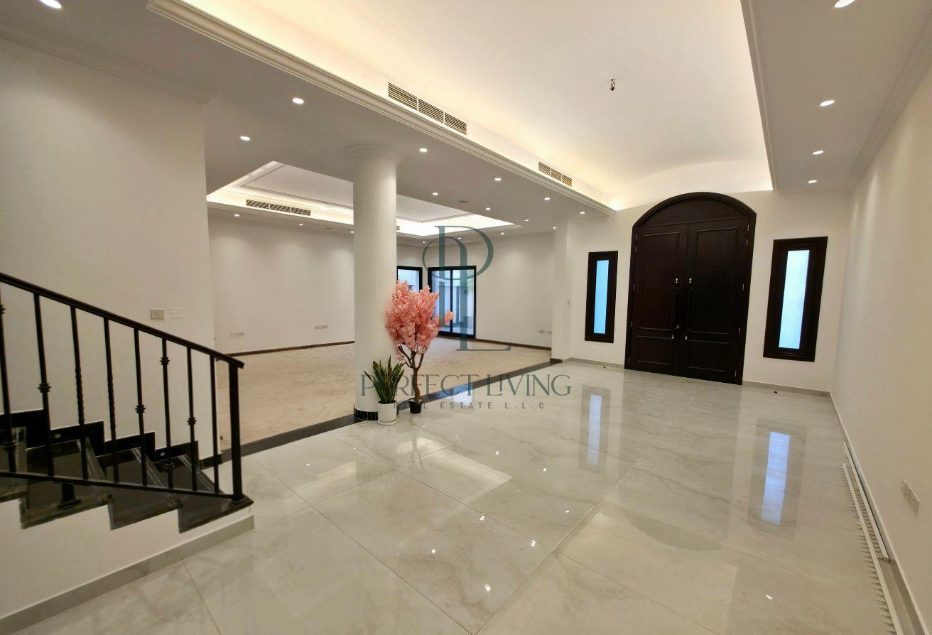 Spacious Villa | Private Pool | Prime Family Home photo 5