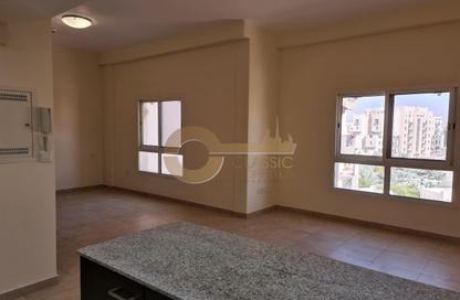 Apartment - Studio - 1 Bathroom for rent in Al Thamam 14 - Al Thamam - Remraam - Dubai Apartment - Studio - 1 Bathroom for rent in Al Thamam 14 - Al Thamam - Remraam - Dubai