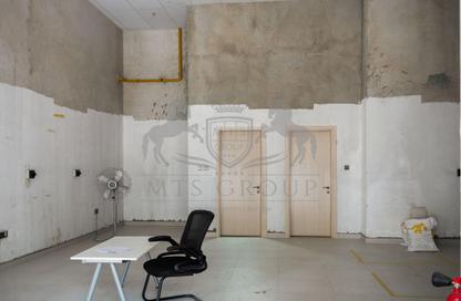 Shop - Studio for rent in Karimian 3 - Jumeirah Garden City - Al Satwa - Dubai