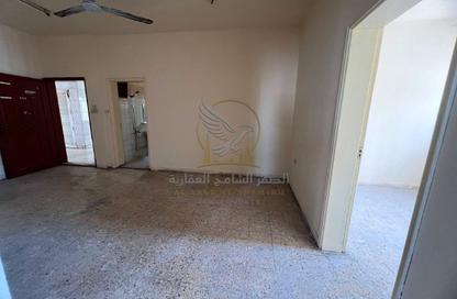 Apartment - 2 - 2 for rent in Zayd Bin Aslam Street - Abu shagara - Sharjah