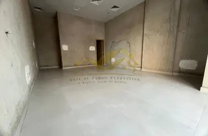 Shop - Studio - 1 Bathroom for rent in Jumeirah Garden City - Al Satwa - Dubai