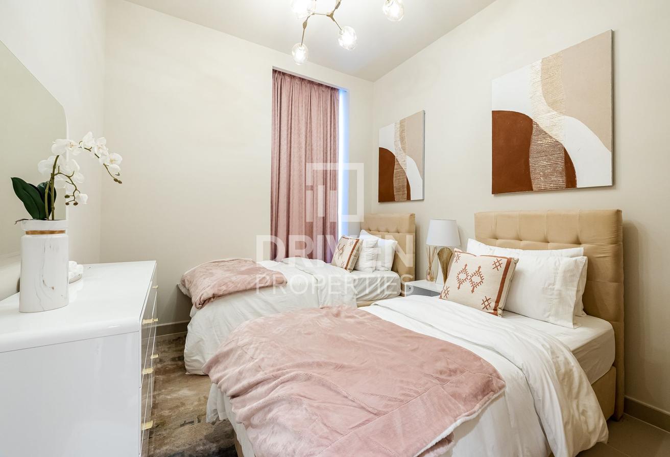 Fully Furnished | High Floor | Full Park View photo 4