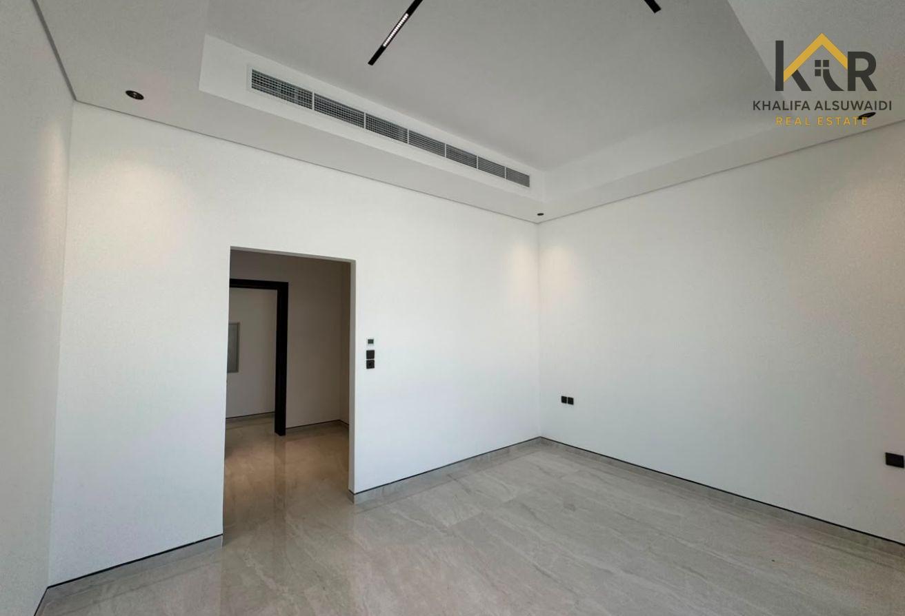 Ultra Luxury | Private Elevator | Brand New photo 22