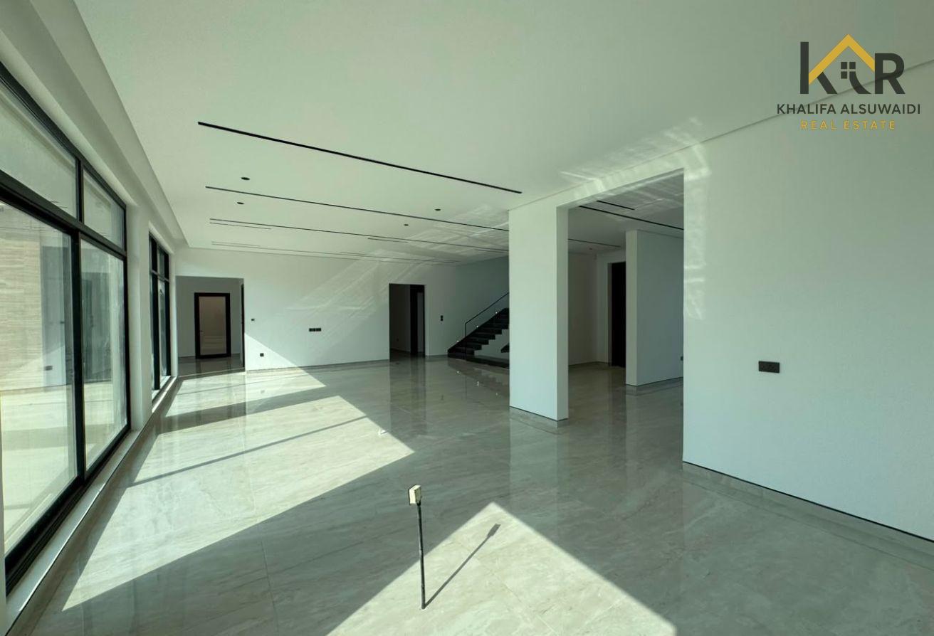 Ultra Luxury | Private Elevator | Brand New photo 4