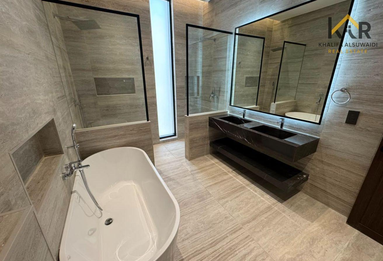 Ultra Luxury | Private Elevator | Brand New photo 27