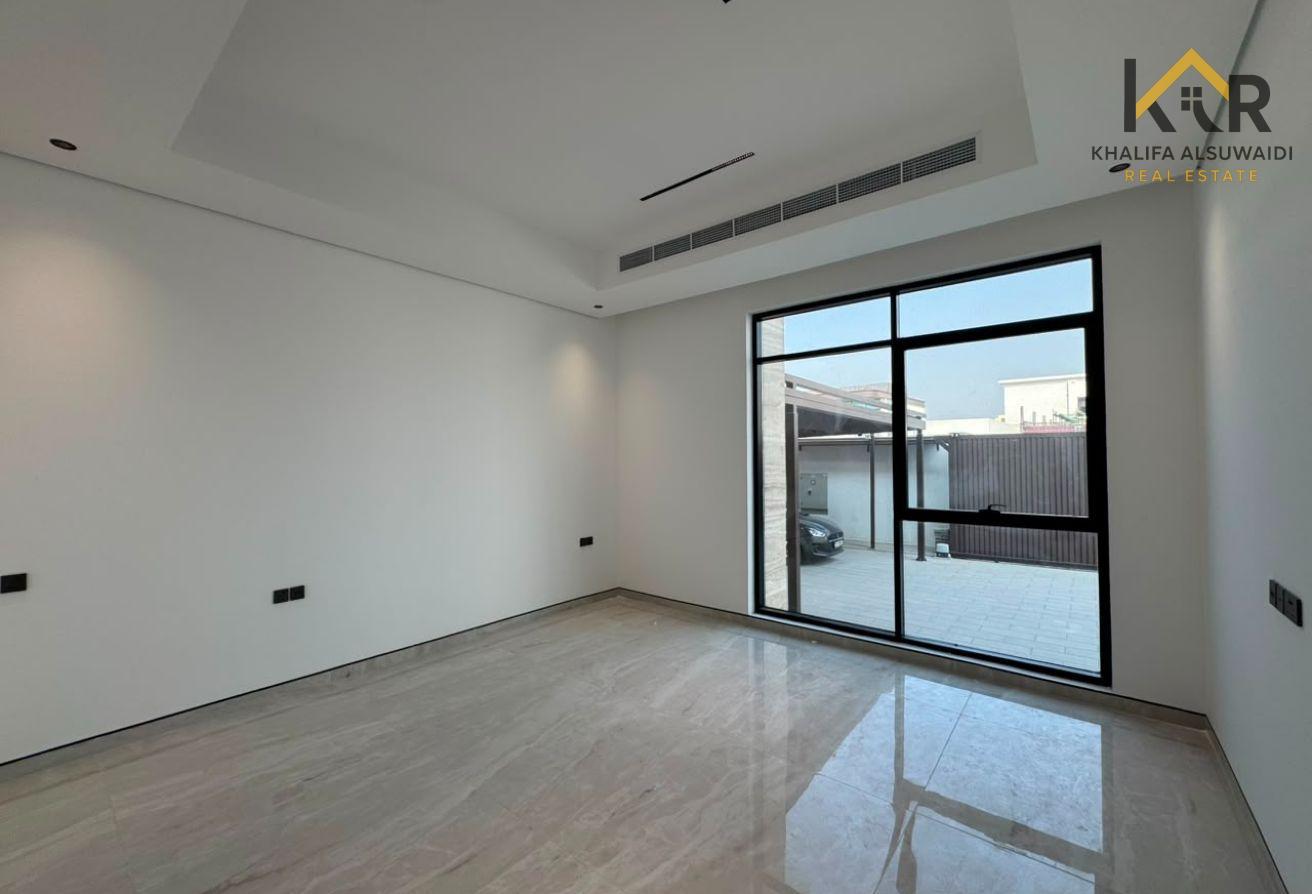 Ultra Luxury | Private Elevator | Brand New photo 15