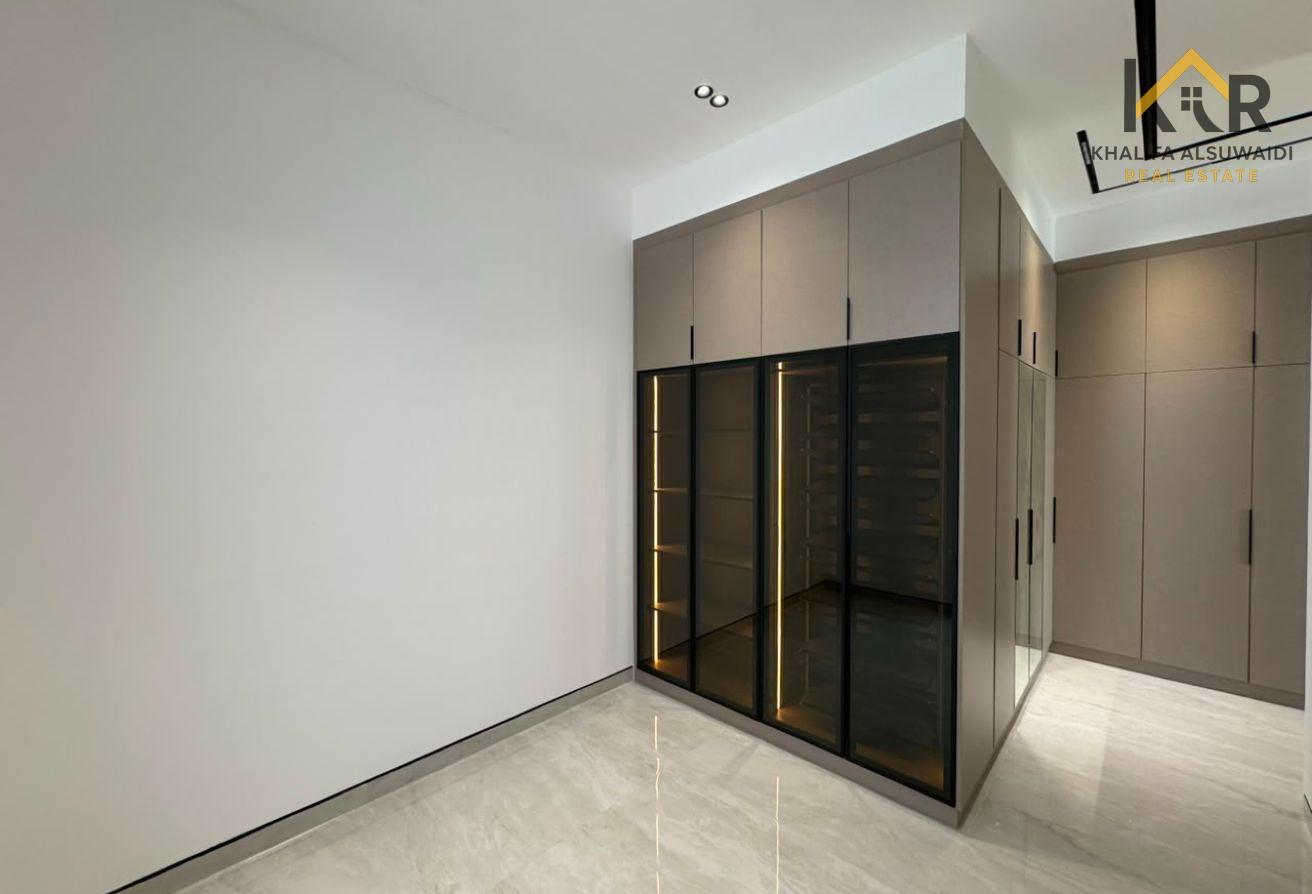 Ultra Luxury | Private Elevator | Brand New photo 10