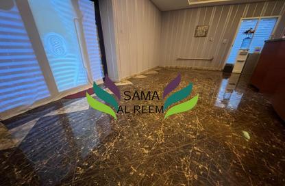 Villa - Studio - 5 for rent in Jumeirah 1 Villas - Jumeirah 1 - Jumeirah - Dubai