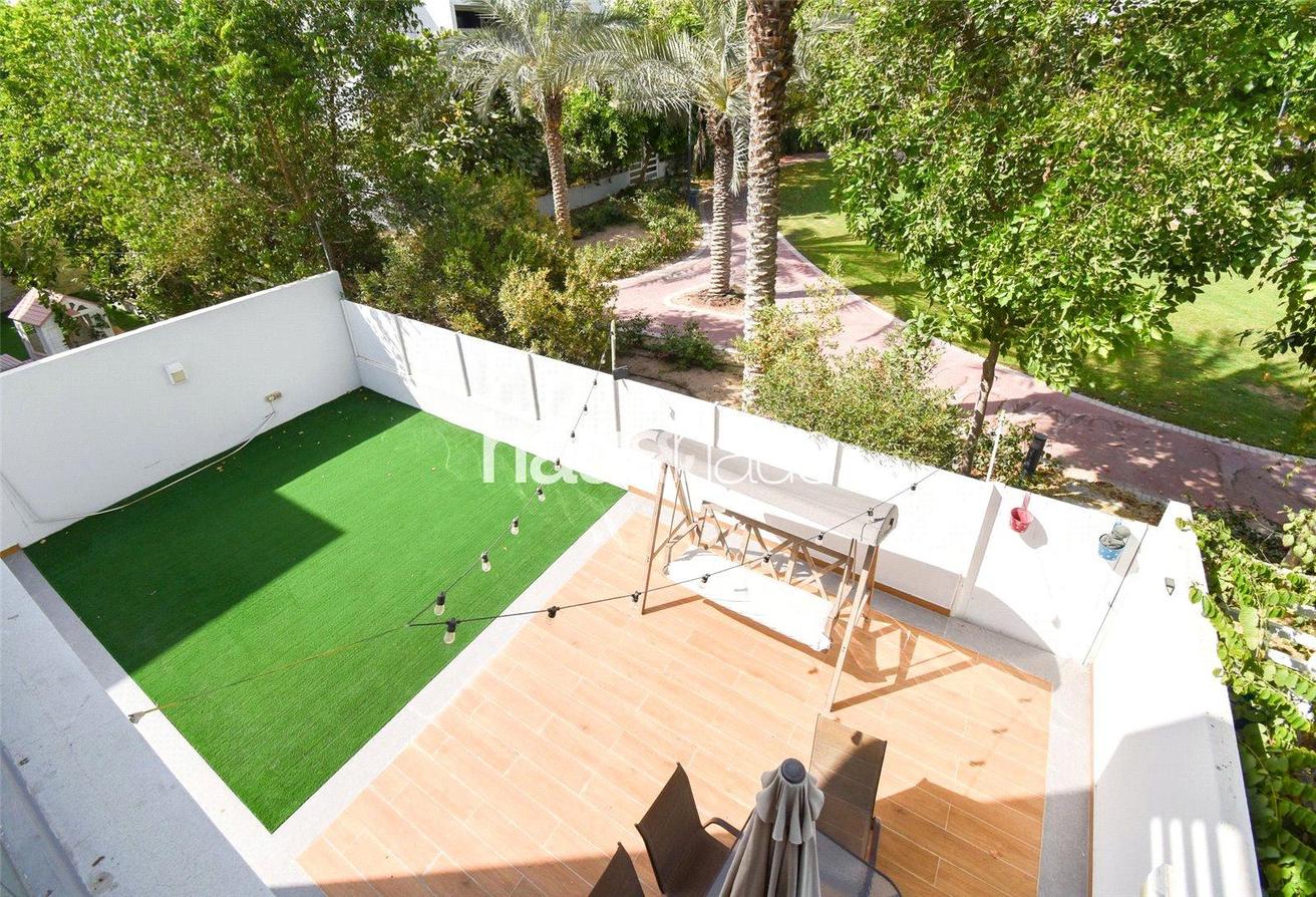 Fully Upgraded | Park Backing | Jacuzzi photo 11