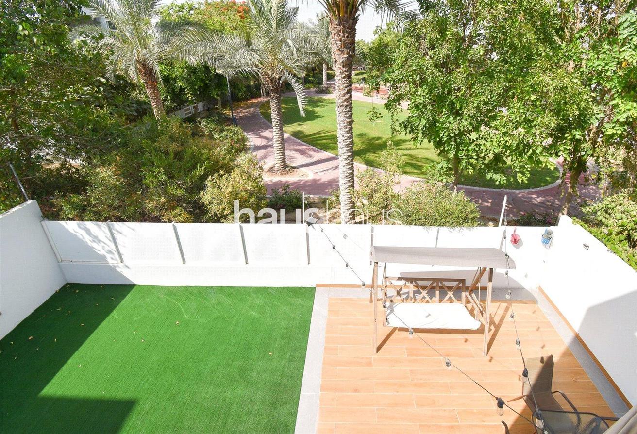 Fully Upgraded | Park Backing | Jacuzzi photo 18