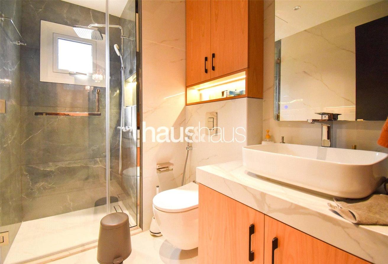 Fully Upgraded | Park Backing | Jacuzzi photo 14