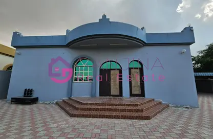 فيلا - 3 غرف نوم - 4 حمامات للايجار في الرفاع - رأس الخيمة