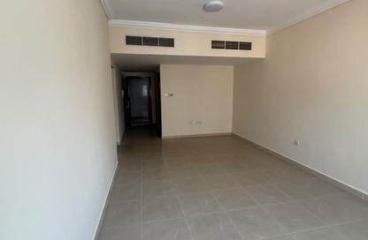 Apartment - 2 - 2 for rent in Al Mamzar - Sharjah - Sharjah