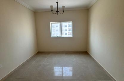 Apartment - 2 - 2 for rent in Al Mamzar - Sharjah - Sharjah