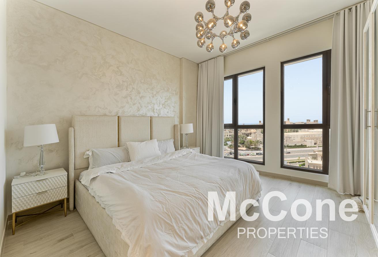 Premium Penthouse | Burj View | Luxury Furniture photo 14