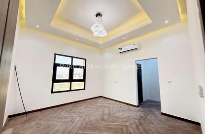 Villa - 5 - 7+ for rent in Wadi Alshabak - Dubai Villa - 5 - 7+ for rent in Wadi Alshabak - Dubai