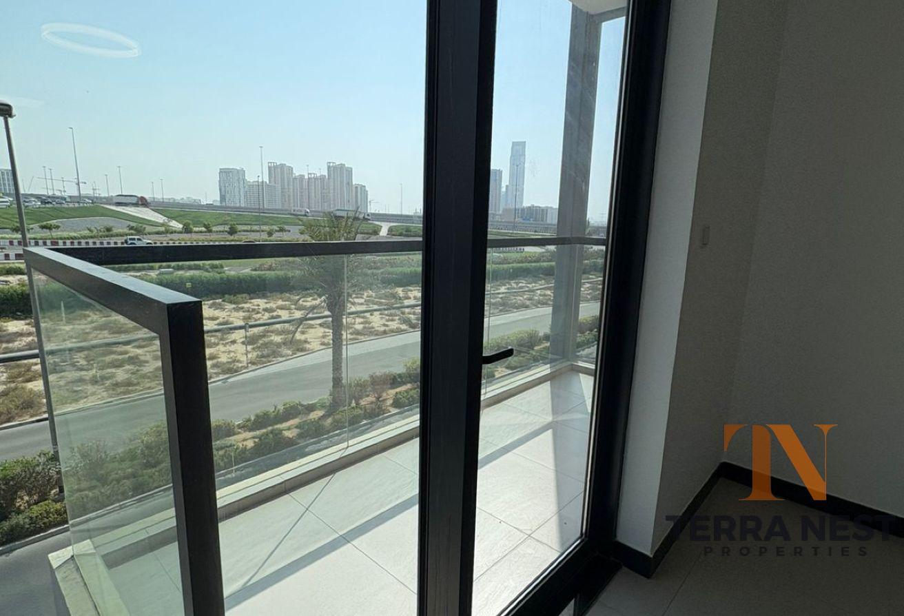 LUXURY LIVING | BIGGER LAYOUT | NEAR TO EXIT photo 9