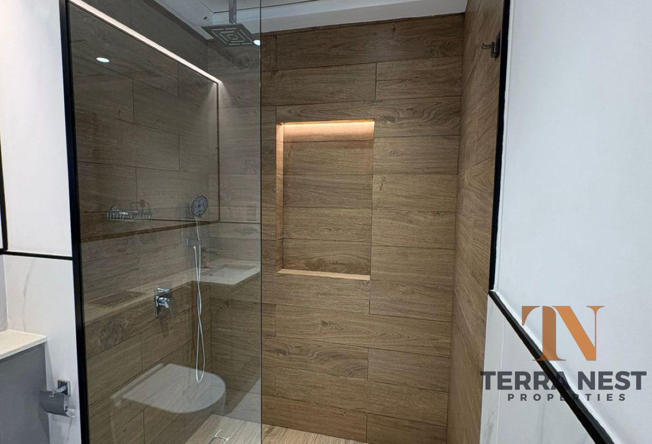 LUXURY LIVING | BIGGER LAYOUT | NEAR TO EXIT photo 8