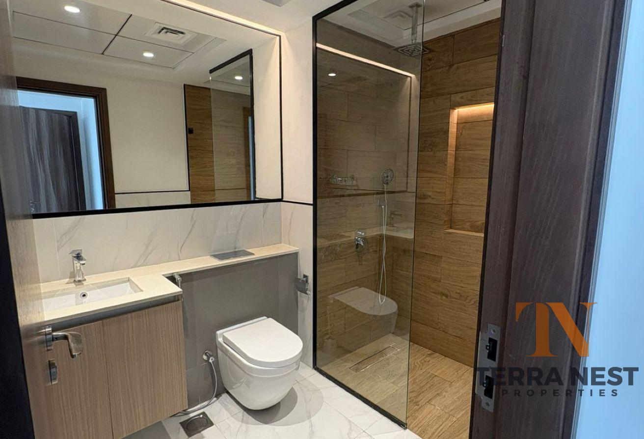 LUXURY LIVING | BIGGER LAYOUT | NEAR TO EXIT photo 7
