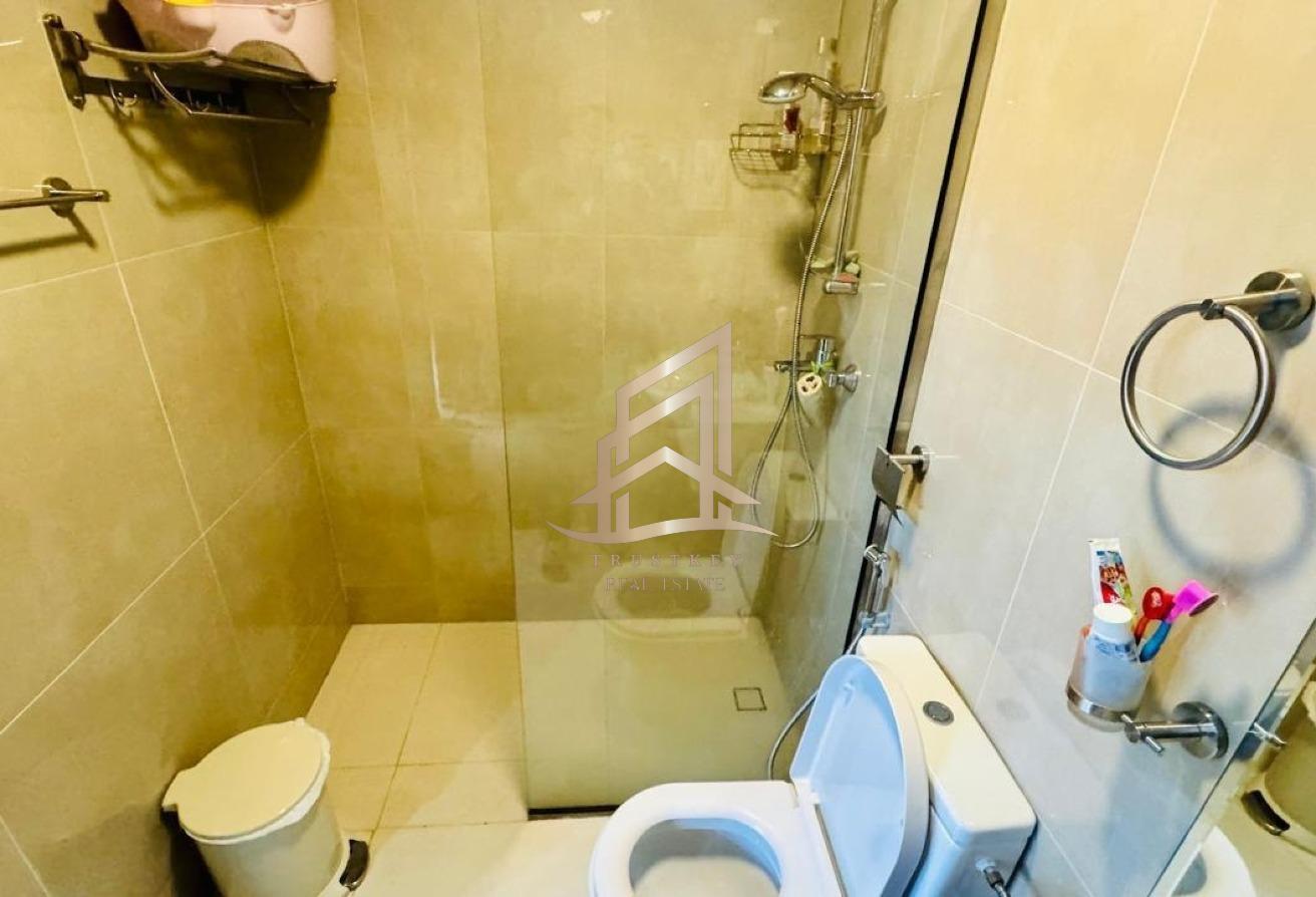 Spacious Layout | Ready to Move | Premium Location photo 12