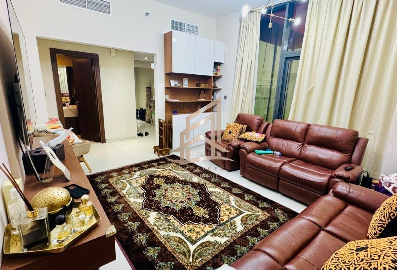 Spacious Layout | Ready to Move | Premium Location photo 3
