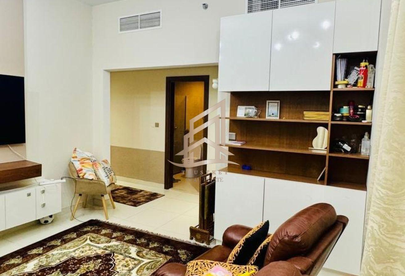 Spacious Layout | Ready to Move | Premium Location photo 5