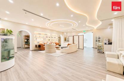 Retail - Studio - 1 Bathroom for rent in West Avenue Tower - Dubai Marina - Dubai