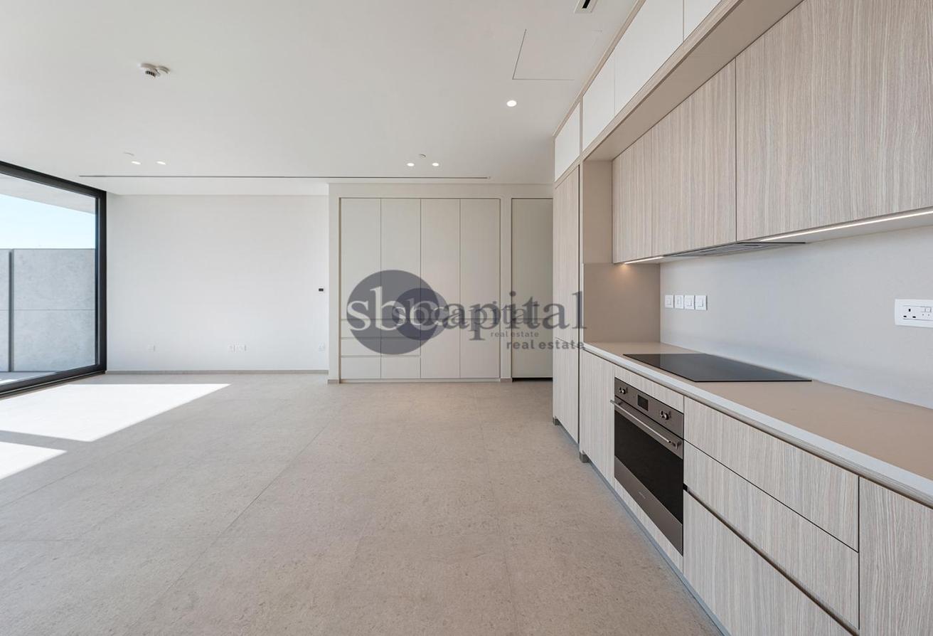 SPACIOUS STUDIO | WATERFRONT LIVING|PRIME LOCATION photo 7